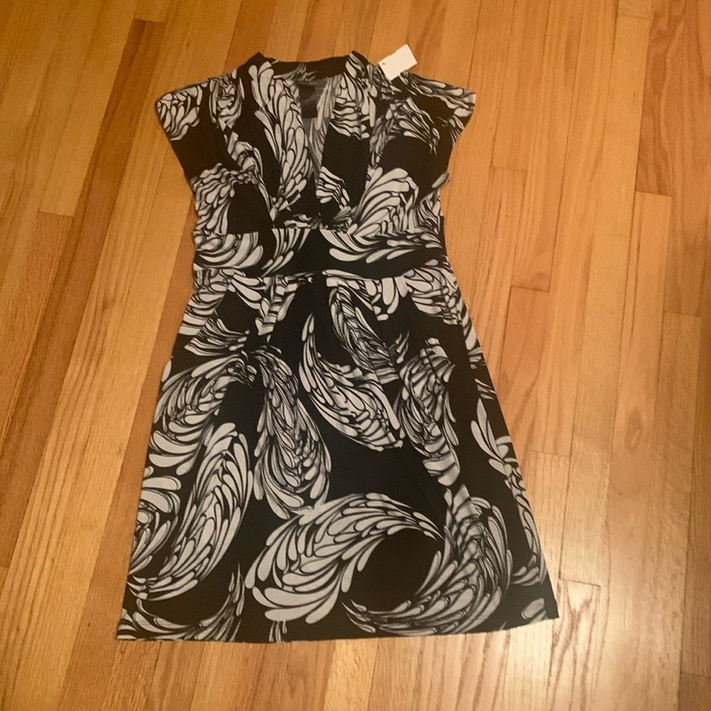 Beautiful short dress - Picture 1 of 3